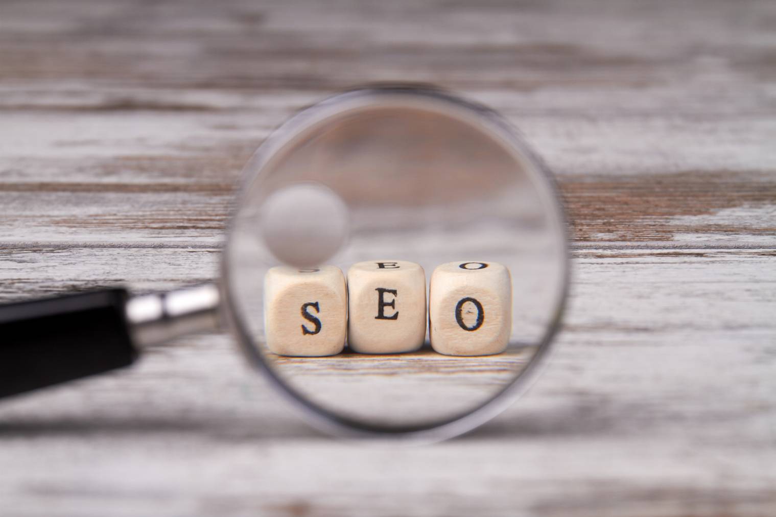 Liste des principales balises SEO HTML : title, meta, Hn, canonical, robots