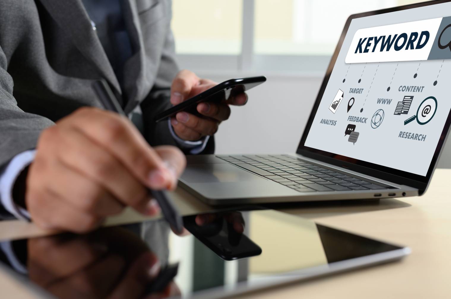 Back-office PrestaShop avec configuration des URLs propres et données SEO produits
